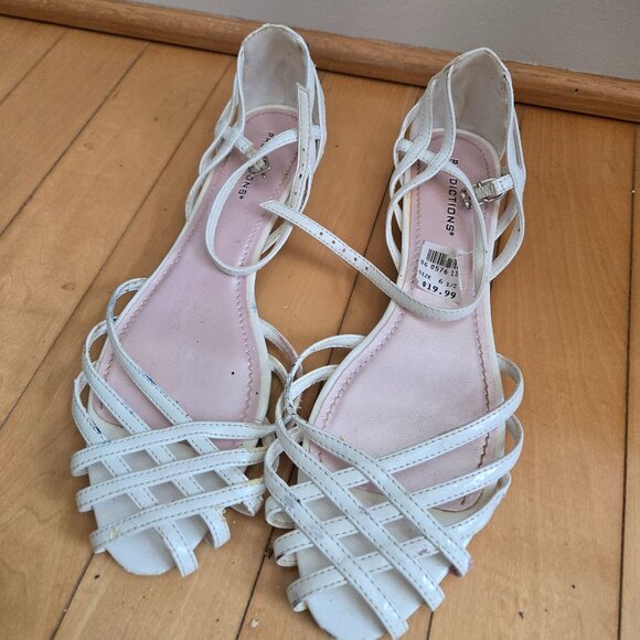 White strappy sandals - Picture 1 of 3